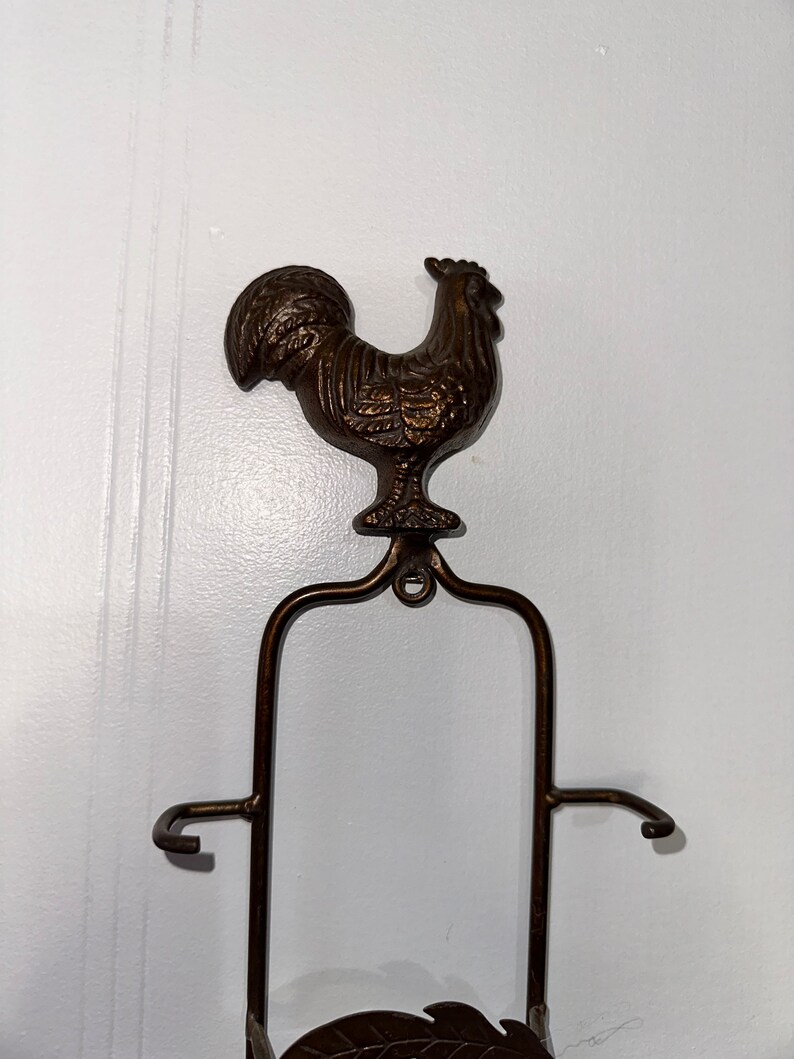 Vintage Wall Plate Holder, 4 Plate, Vertical Rooster, Small Plate