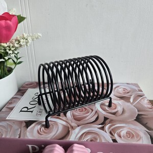 Portacartas en espiral de metal negro MCM, organizador, soporte para accesorios de oficina, de metal con resorte helicoidal vintage.