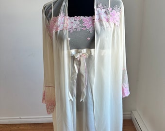 Vintage Cream Nightgown & Sheer Lace Robe Set - Vintage Peignoir Set - Bridal Lingerie Set with pink embroidered flowers.