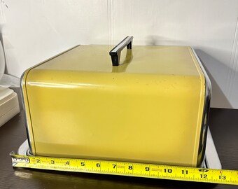 Vintage, Cake Keeper, Chrome and yellow, Square Cake Transporter, Plastic Handle, home decor 1950's.