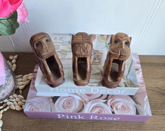 Monos sabios de madera antiguos: no ven el mal, no escuchan el mal, no hablan el mal.