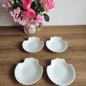 Vintage 4 scallop shells shiny white porcelain 4 vintage scallop shell dishes.