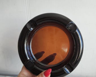 Vintage ashtray in dark brown glass, heavy and solid. 70s.