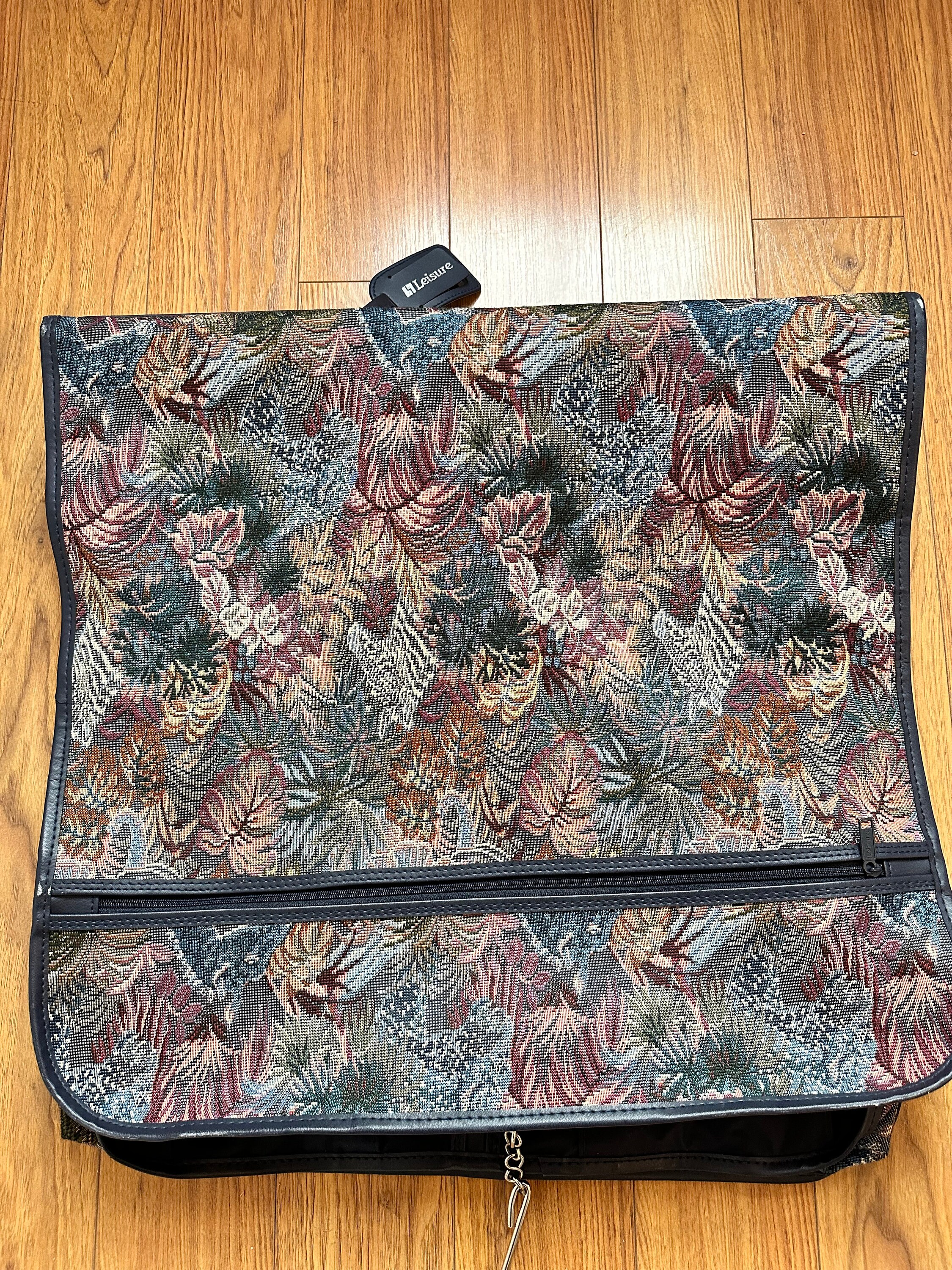 Vintage Garment Bag, Leisure Cary on Luggage & Travel, Floral Pattern, 70s, Suitcase, Vintage Luggage. - Etsy Vintage Garment Bag, Leisure Cary on Luggage & Travel, Floral Pattern, 70s, Suitcase, Vintage Luggage. - Etsy