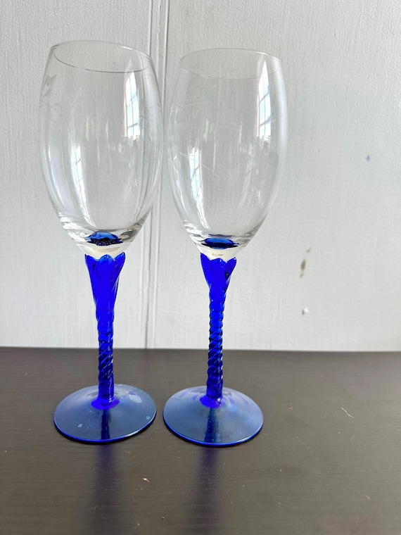 Set of 2 Vintage Blue Twisted Stem Wine Glasses 8oz, MCM Modern, Cocktail  Glassware Retro Barware, Housewarming. - Etsy Canada