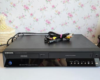 Vintage Samsung DVD-VR355 DVD-inspelare, videospelare, kombination, med kablar, ingen fjärrkontroll.