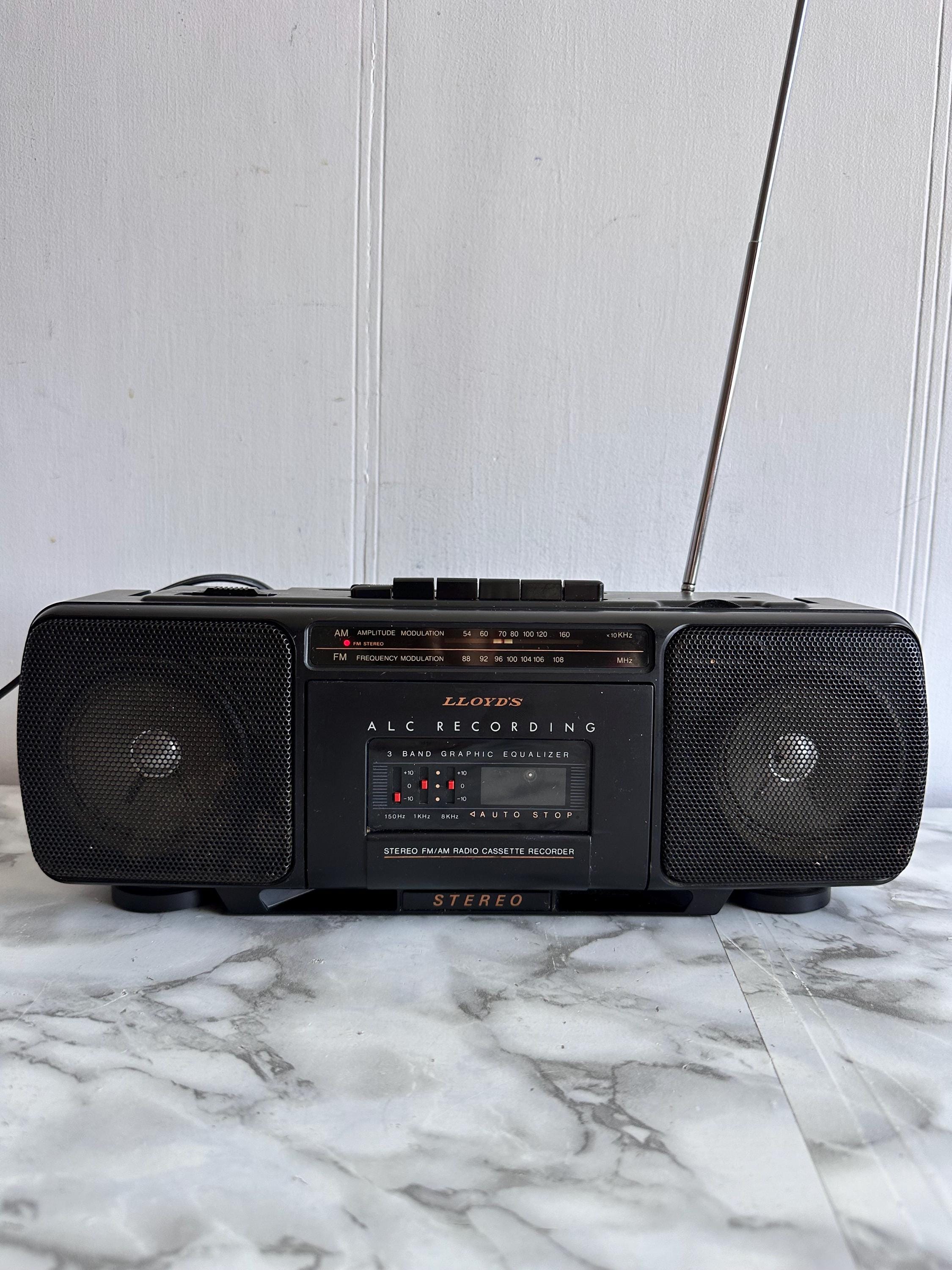 Vintage Lloyd's AM/FM Radio With Graphic Equalizer (working
