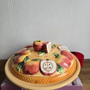 Vintage Apple Pie Keeper Ceramic Apple Pie Holder.