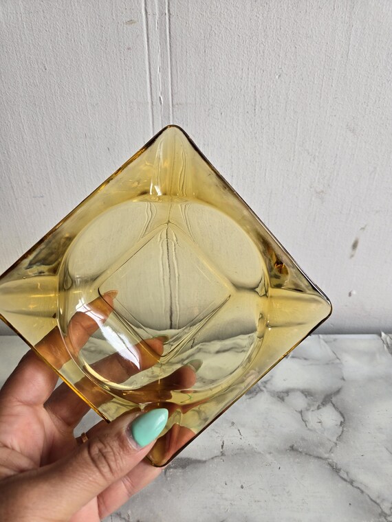 ヴィンテージ ミッドセンチュリー モダン アンバーガラス 灰皿