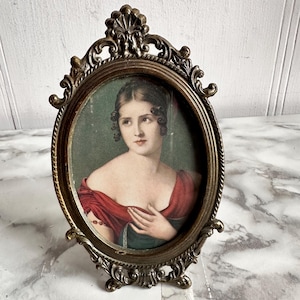 Vintage mini Lady Portrait Cameo Ornate Italian Brass Frame with Glass Italy Wall Hanging Art Victorian Rococo Style Old Hollywood Regency