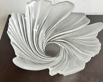 Bol de servir vintage para anfitriona en cristal de seda hilada Mikasa, con fondo retorcido esmerilado, elegante y versátil pieza decorativa de 26,7 cm (10,5 pulgadas).