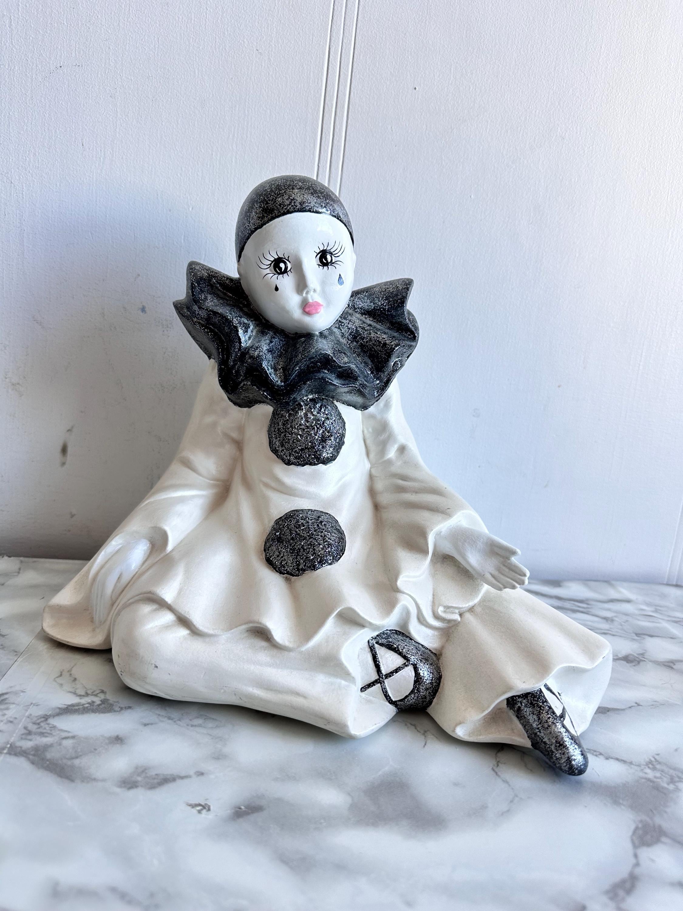 Vintage Pierrot Ceramic Clown 80s Statue, Large Seated Vintage Pierrot Ceramic Clown 80s Statue, Large Seated