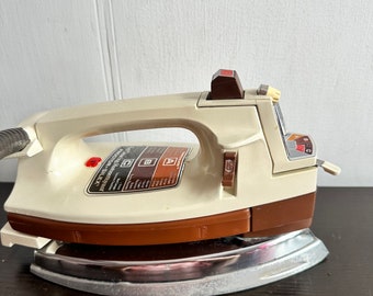 vintage clothes iron 60s PROCTOR-SILEX electric mid century appliances made canada retro colors