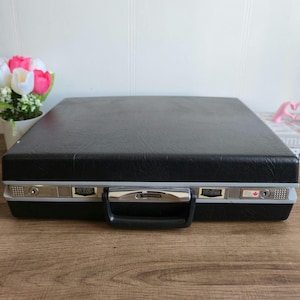 Vintage 70s Samsonite black briefcase,faux leather combination padlock,Retro Lawyer Doctor Pilot Briefcase Folio Style.