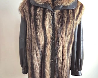 Vintage Women's raccoon and leather fur coat jacket.
