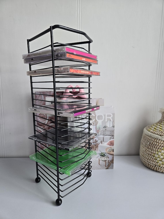 G1950 CDラック❗️ Vintage Black Metal CD/DVD Holder Storage Tower, 25 Slots. - Etsy