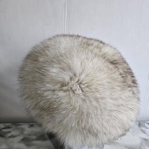 Beautiful vintage fur hat by la belle fourrire.