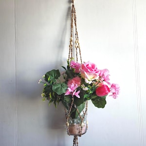 Vintage shell plant hanger, shell plant hanger, bohemian planter, shell, indoor plant hanger, indoor plant, hanging planter.