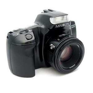 Retro 1990s Minolta Dynax 300si 35mm SLR Film Camera with Minolta AF 50mm f1.7 - Fully Working & Tested