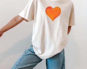 Minimalist Orange Heart Comfort Colors T-Shirt: Retro Fall Graphic Tee