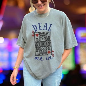 CHAT Reine de coeur | T-shirt rétro à motif de chat et de cartes à jouer | Cadeau pour les amoureux des chats | Chat REINE | Offrez-moi