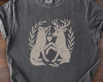 オオカミと鹿のグラフィックTシャツ｜リノカットフォークアートユニセックスシャツ｜コンフォートカラーズ