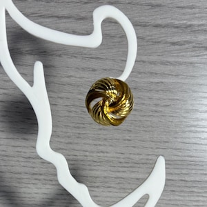 Solstice Knot  Earrings – Gold-Tone Sculptural Clip Ons, Modern Twisted Design, Non-Pierced Elegant Jewelry Gift for Her
