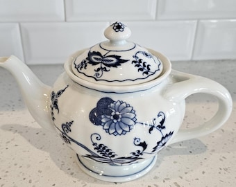 ヴィンテージ ブルードナウ オニオンティーポット、4カップ用磁器、日本製、花柄
