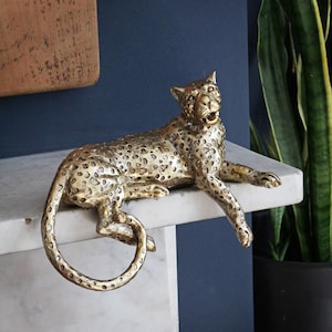 Goldfarbener Leopard Kantenhocker - Stil A