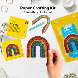 Kit per quilling con carta arcobaleno - Kit fai da te per creare creazioni divertenti da portare con sé - 1 progetto con istruzioni, strumento, strisce di carta, ritaglio di legno, nastro