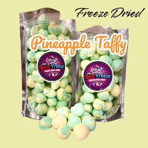 Gefriergetrocknete Ananas-Salzwasser-Toffee, köstliche Leckereien, hausgemachte lustige Taffy-Bombs, getrocknete Süßigkeiten, gefriergetrocknete Snacks