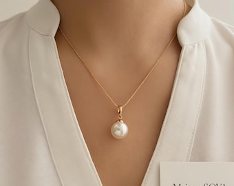 Women's pearl jewelry set, gold necklace and earrings, elegant minimalist set, chic gift for women, white pearl jewelry