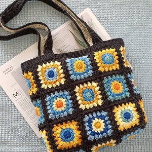 Crochet Grandma Squares Bag, handgemachte Häkeltasche, Crossbody bag, Tote, Schultertasche, niedlich, Geschenk für Mutter, fertiges Produkt, Grandma Square