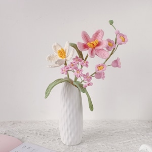 cohort flower, flower bouquet, cohort bouquet, tulip, pink, white, vibrant, long-stemmed, vase not included