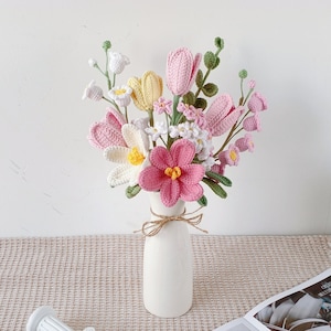 cohort flower, flower bouquet, cohort bouquet, tulip, pink, white, vibrant, long-stemmed, vase not included