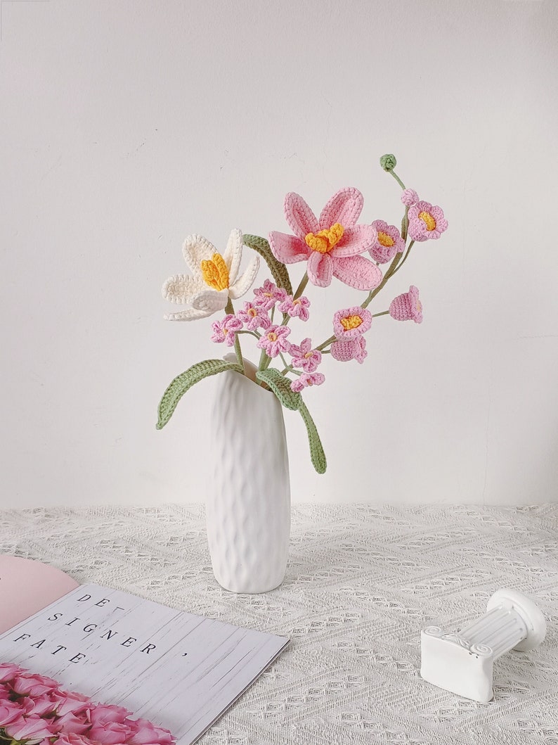 cohort flower, flower bouquet, cohort bouquet, tulip, pink, white, vibrant, long-stemmed, vase not included