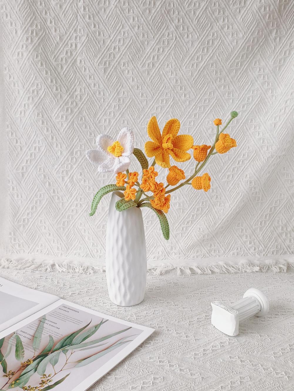 Gehäkelter Blumenstrauß, Tulpe, Rosa, Weiß, Lila, Blau, ewig, Abschluss, Geburtstag, Geschenk für Freundin, Schwester, Freundin, Liebe, Ostern