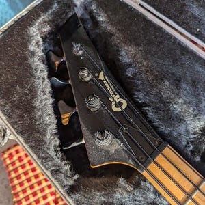 Charvel Red Model 1B Electric Bass Guitar in Hard Case Vintage 86-89 Japan image 3
