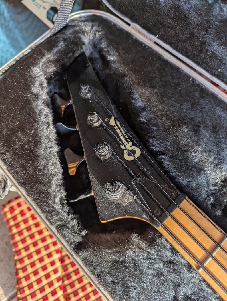 Charvel Red Model 1B Electric Bass Guitar in Hard Case Vintage 86-89 Japan image 3