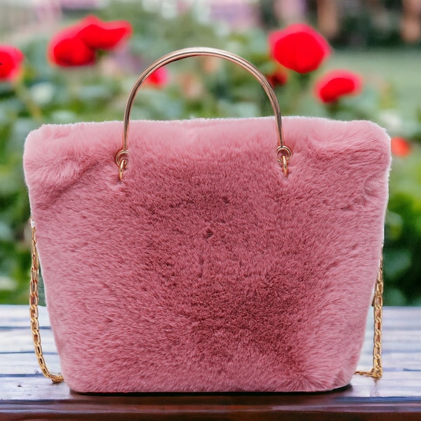 Fashionable Plush Bags - Trendy Accessories for Valentines -  Adorable Cute Presents - Crossbody Bag - Shoulder Bag - Unique Handbag