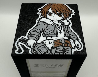 Squall Leonhart - Caja de presentación de mazos de comandante magnético