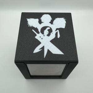 Final Fantasy Hero&#39;s - Magnetic Commander Showcase Deck Box