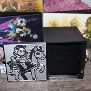 Chibi Syr Konrad - Magnetic Commander Showcase Deck Box