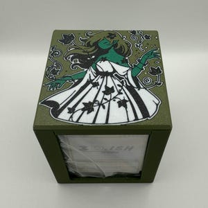 Sythis, Harvest&#39;s Hand - Magnetic Commander Showcase Deck Box