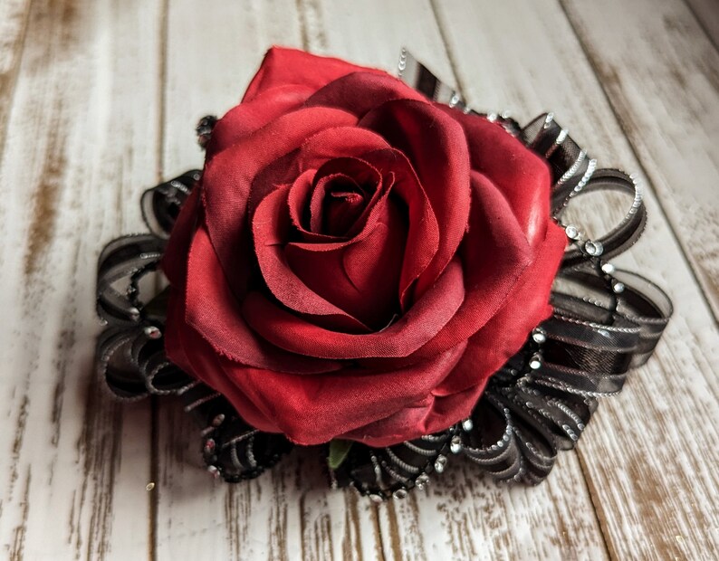 Romantic Rose & Black Corsage - Etsy