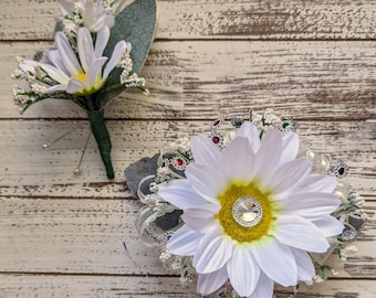 Dreamy Daisy Corsage & Boutonniere Set