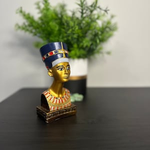 Queen Nefertiti Head Statue, Replicas Nefertiti Statue, Queen Nefertiti Head Sculpture, Ancient Egyptian Statue, Queen Nefertiti Decor (212)