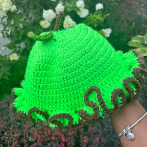 Apple Hand-Crochet Ruffled Bucket Hat