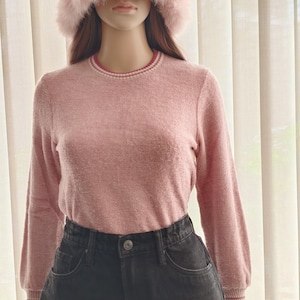 Retro 1970s Soft Pink Knit Sweater
