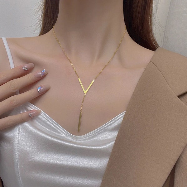 Bijoux à la mode cadeaux de fête: nouveau collier ras du cou Long et Sexy en forme de V pour femmes, chaîne de couleur or, clavicule, 2024